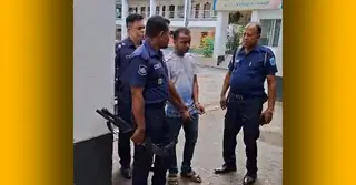 ‘চাঁদা না পেয়ে’ সরকারি কর্মকর্তার টেবিল ভাঙচুর, অভিযুক্ত আটক